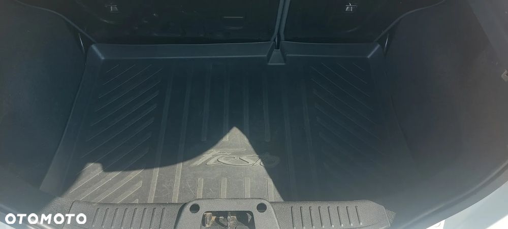 Ford Fiesta 1.4 Titanium - 20