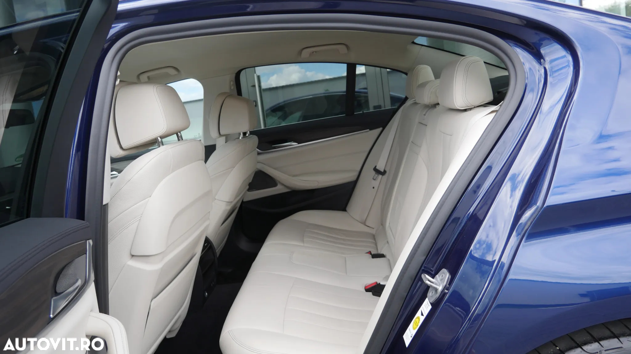 BMW Seria 5 530i Aut. Luxury Line - 17