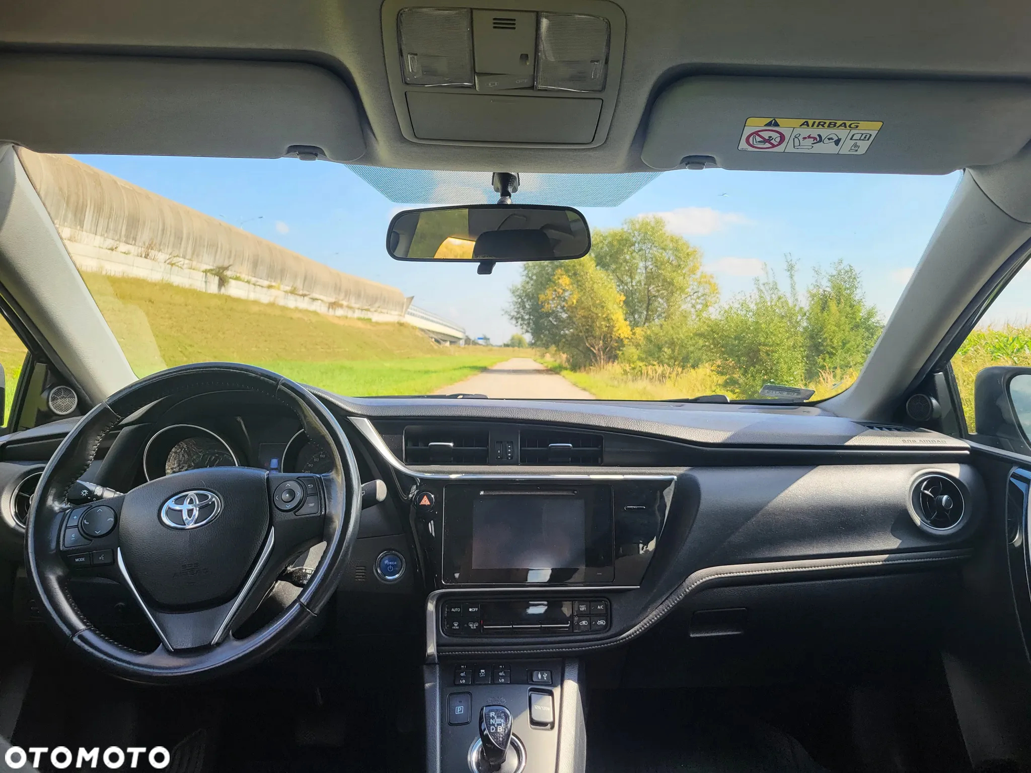 Toyota Auris Hybrid 135 Comfort - 14