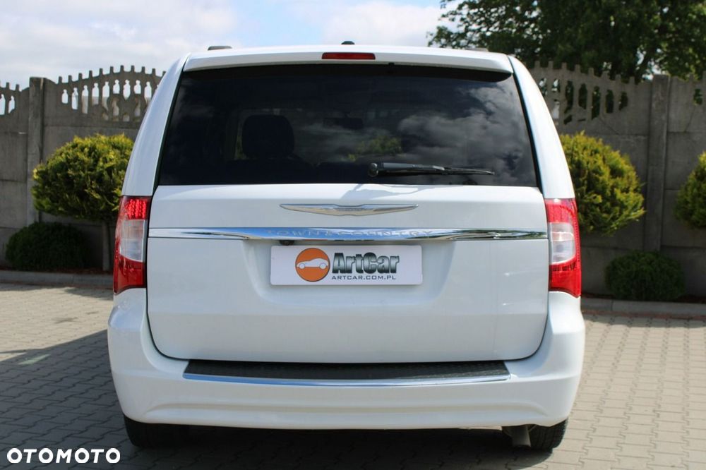 Chrysler Town & Country - 37