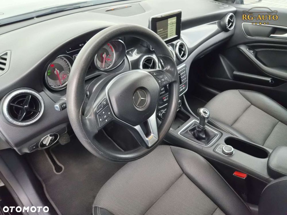 Mercedes-Benz CLA - 36