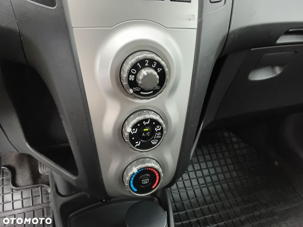 Toyota Yaris - 19