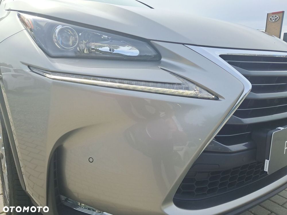 Lexus NX 300h Comfort AWD - 9