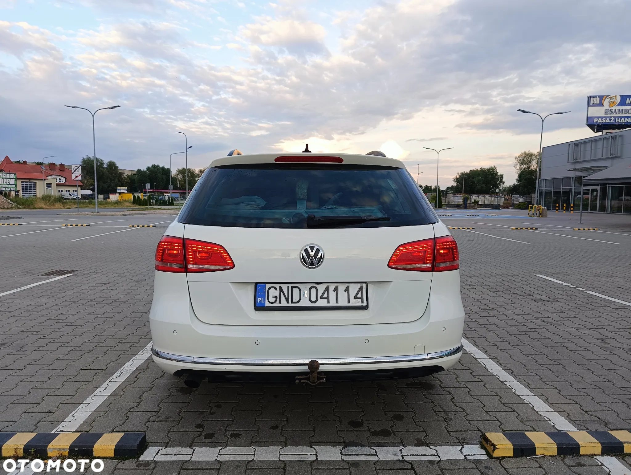 Volkswagen Passat Variant 1.6 TDI BlueMotion Technology Business Edition - 5