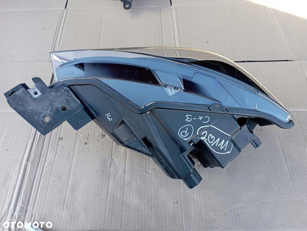 MAZDA CX3 CX-3 LAMPA PRAWA PRZÓD PRZEDNIA EUROPA D10E-51030 - 2