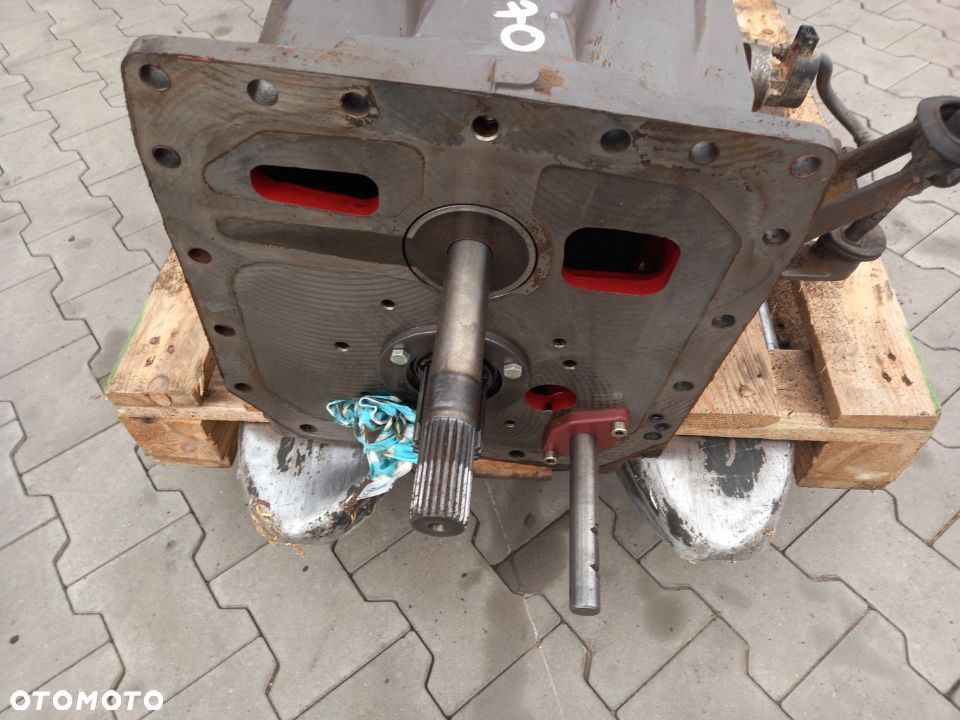 Obudowa skrzyni biegów Dynashift Massey Ferguson 6170 - 4
