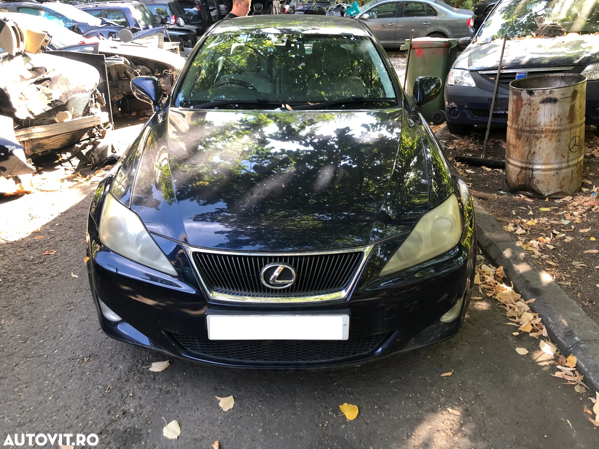 Dezmembrez Lexus IS 220D - 5