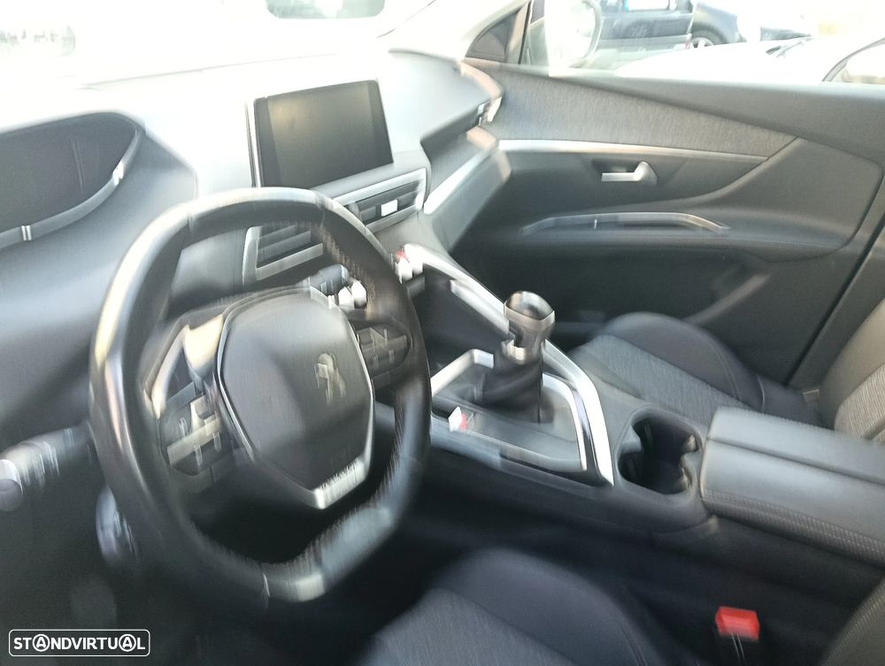 Peugeot 5008 1.5 BlueHDi GT Line J19 — fotografia 8