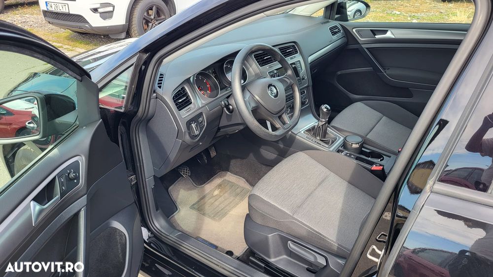 Volkswagen Golf - 6