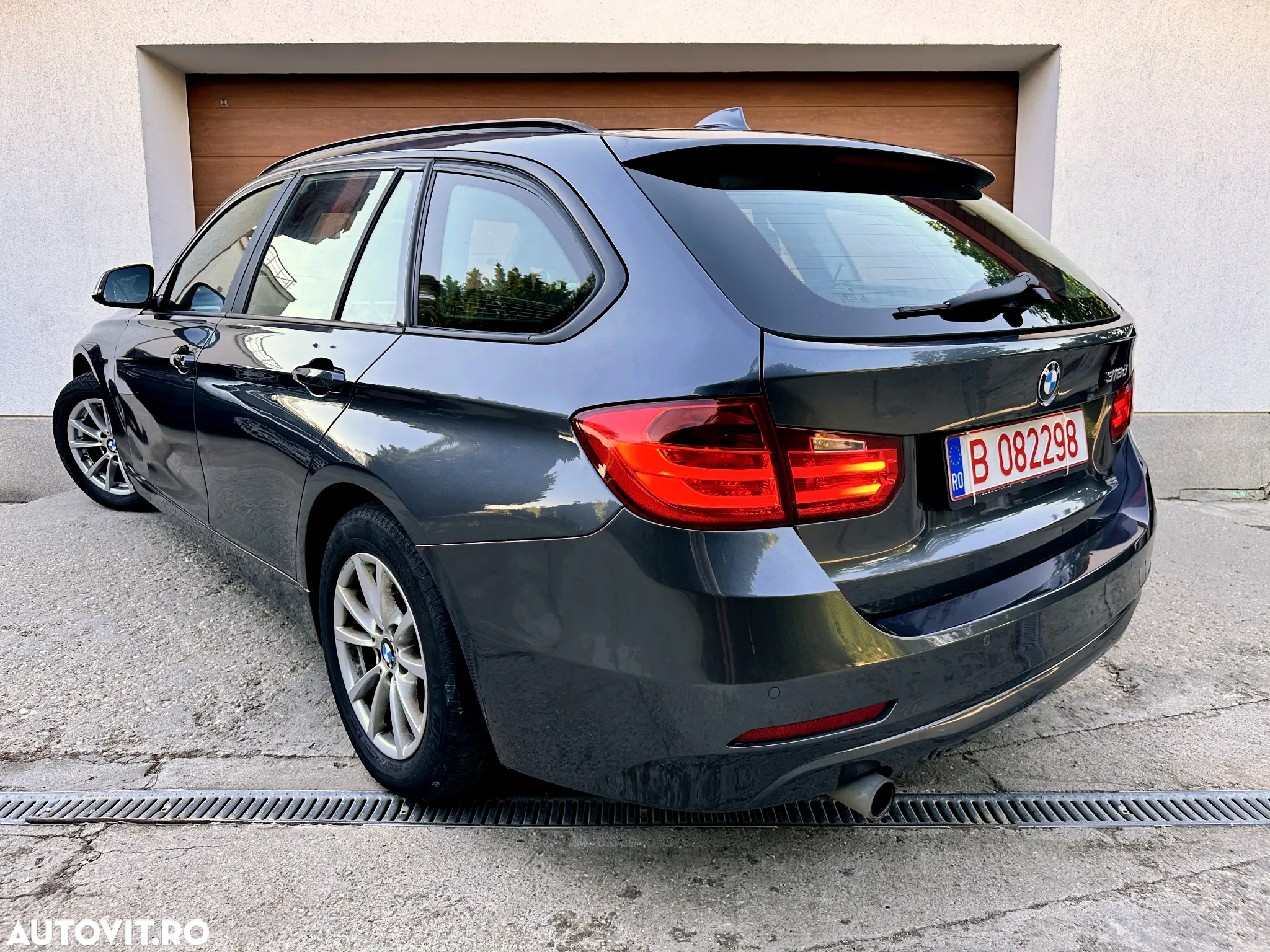 BMW Seria 3 316d Touring Advantage - 6