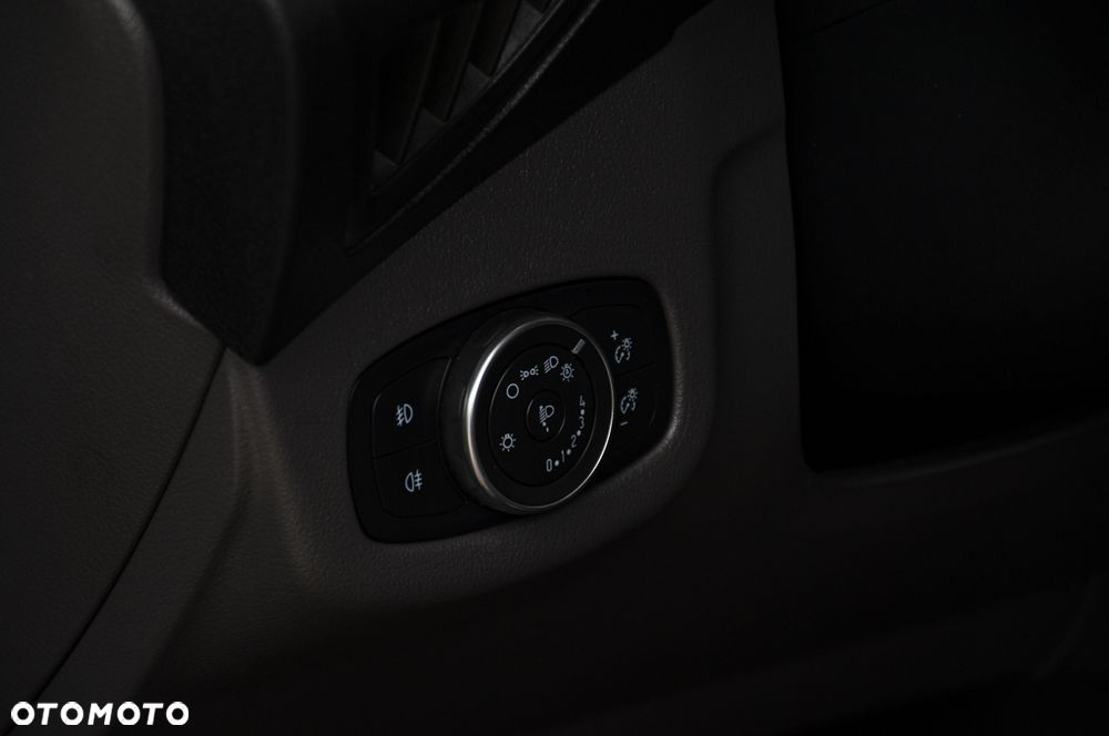 Ford Tourneo Connect Grand - 38