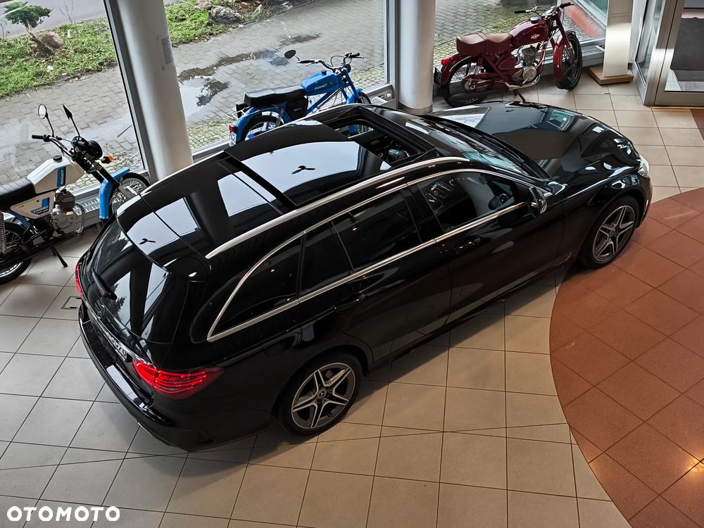 Mercedes-Benz Klasa C 200 4Matic 9G-TRONIC - 27