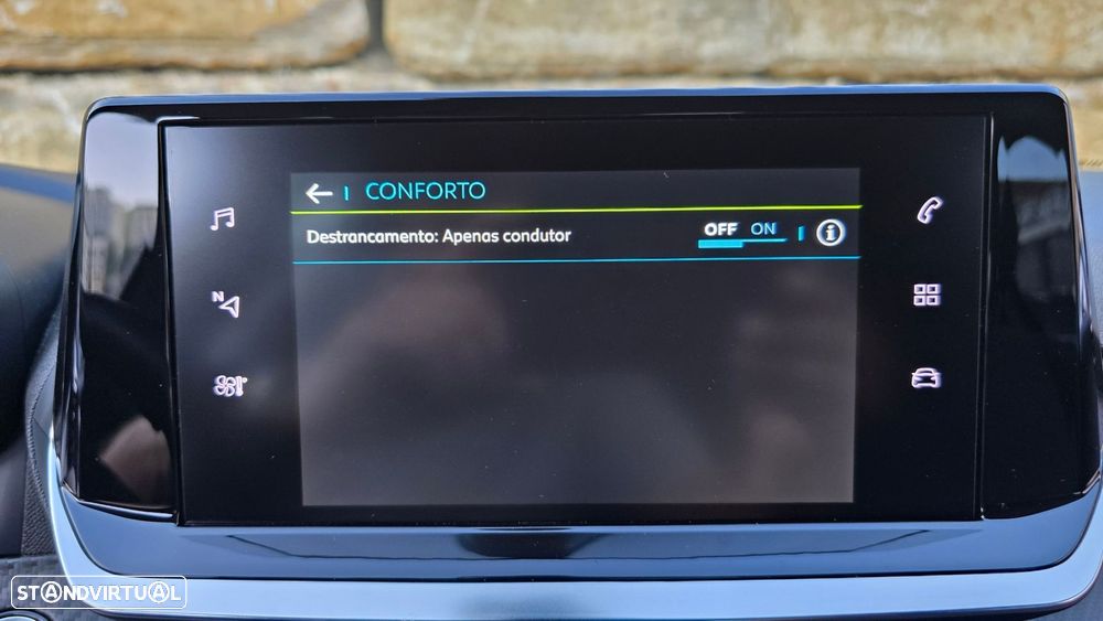 Peugeot e-208 Allure Pack - 29