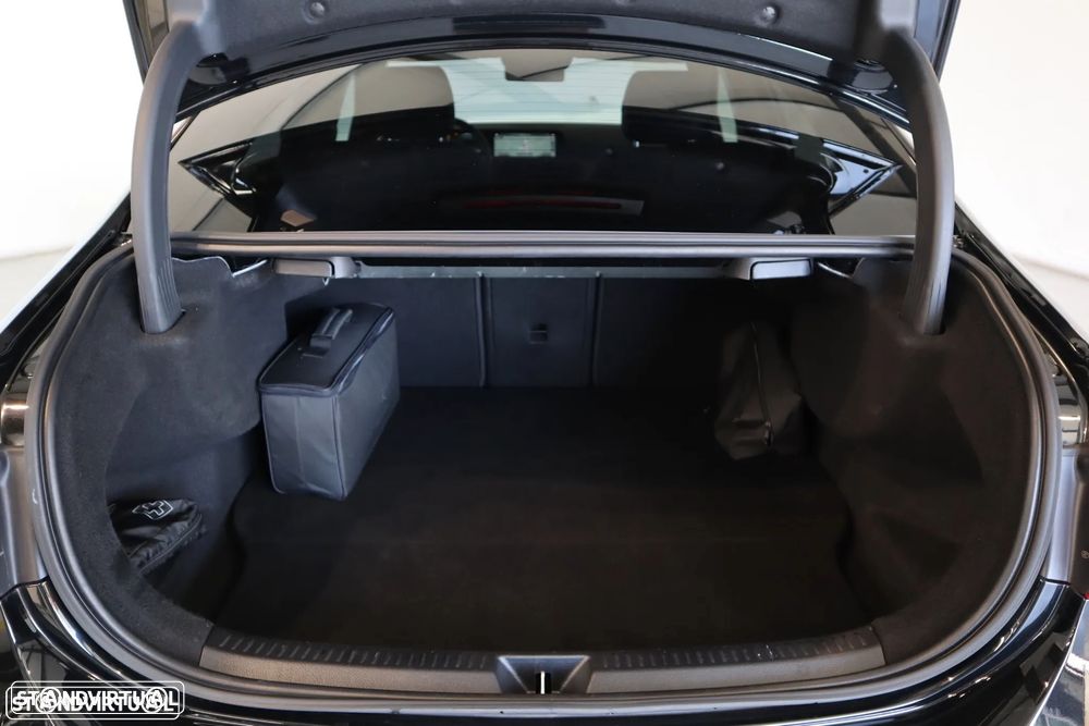 Mercedes-Benz A 250 Limousine e 8G-DCT AMG Line - 12