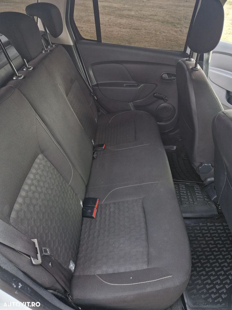 Dacia Logan TCe 90 Celebration - 7