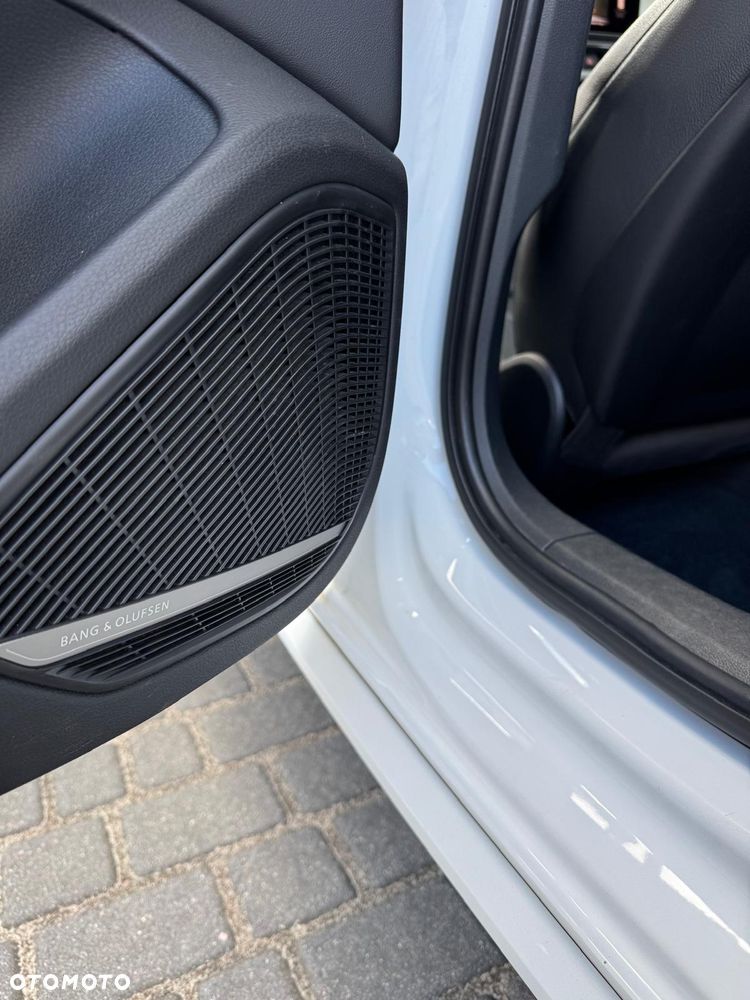 Audi A4 Avant 2.0 TDI design - 17