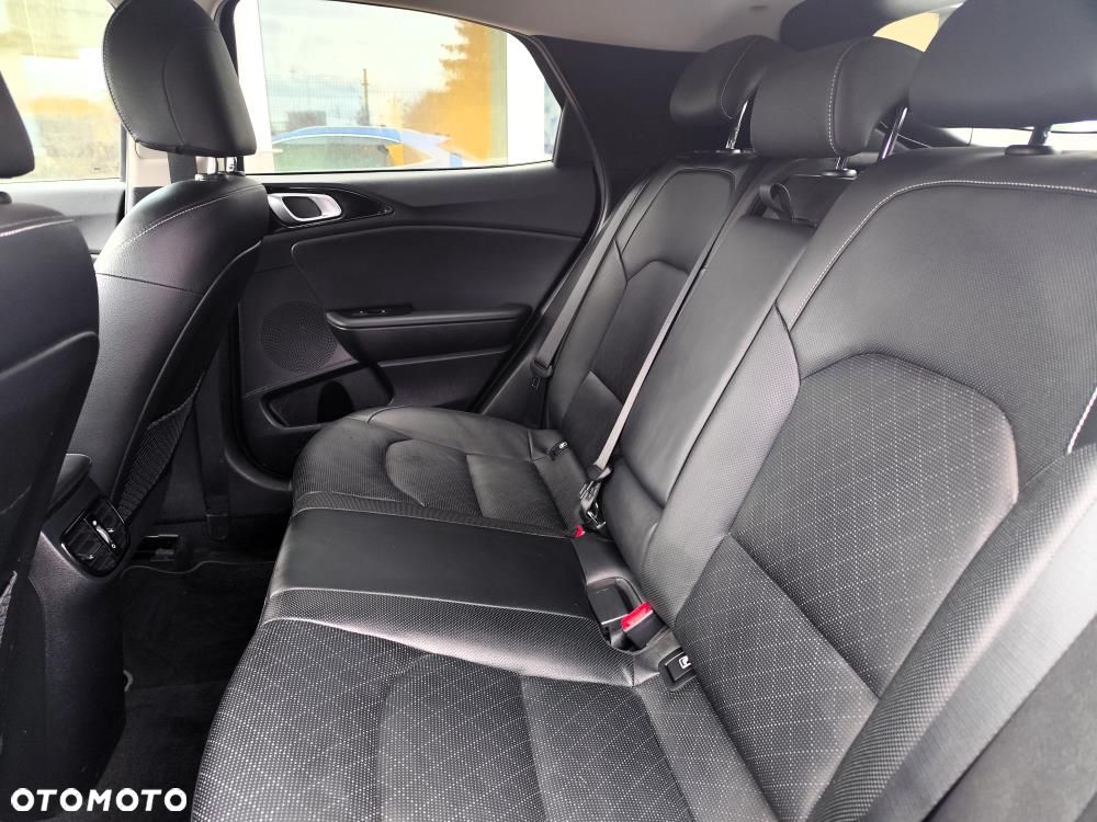 Kia XCeed - 11