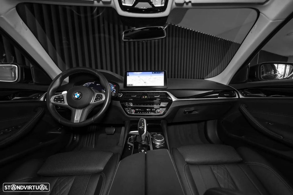 BMW 520 e Pack M - 12