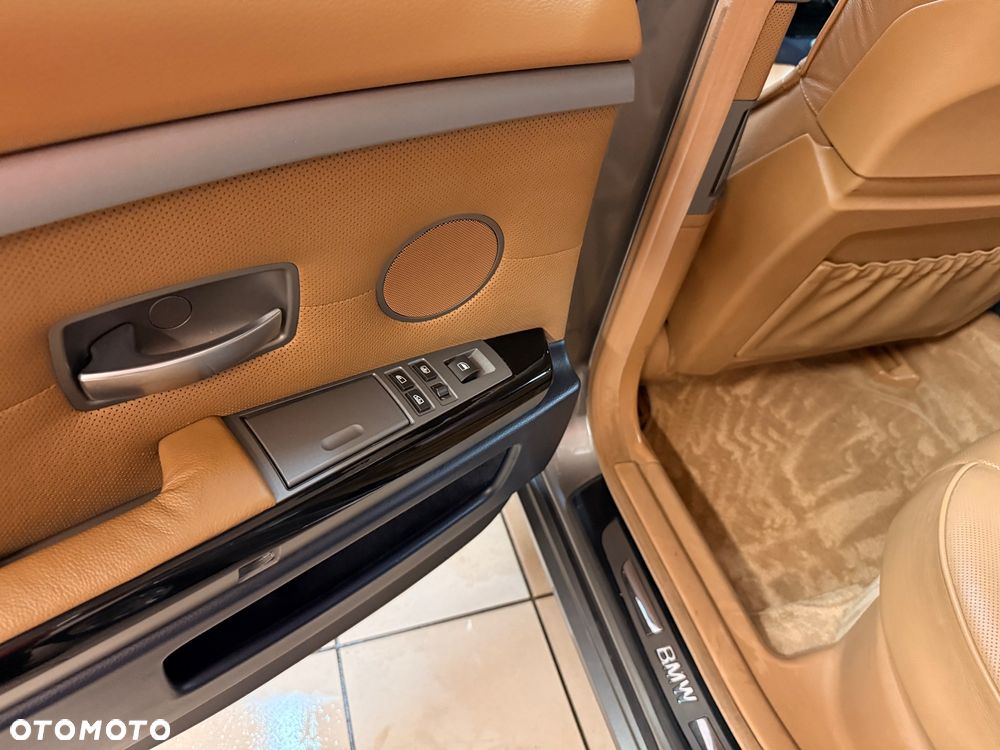 BMW Seria 7 - 34