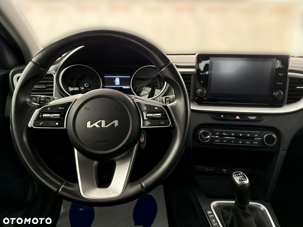 Kia Ceed - 15