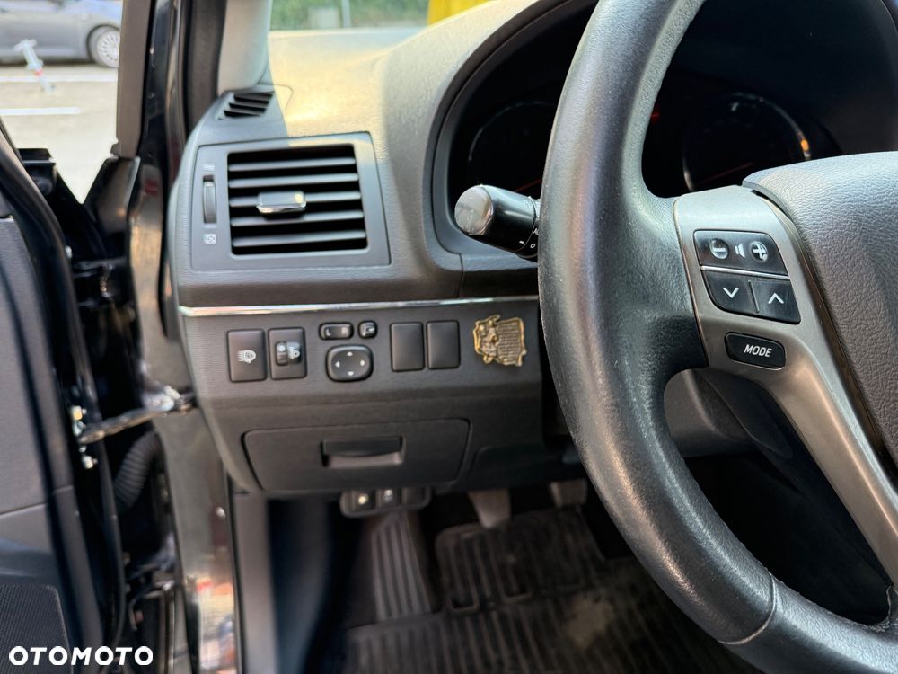 Toyota Avensis - 28