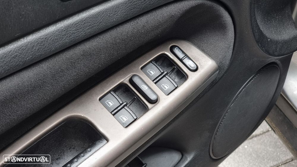 VW Passat Variant - 16