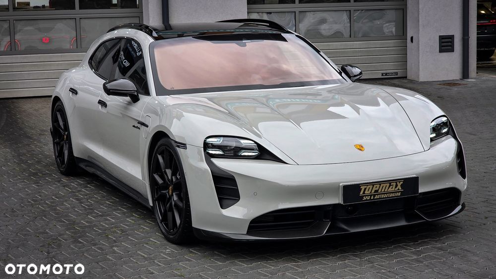 Porsche Taycan GTS - 10