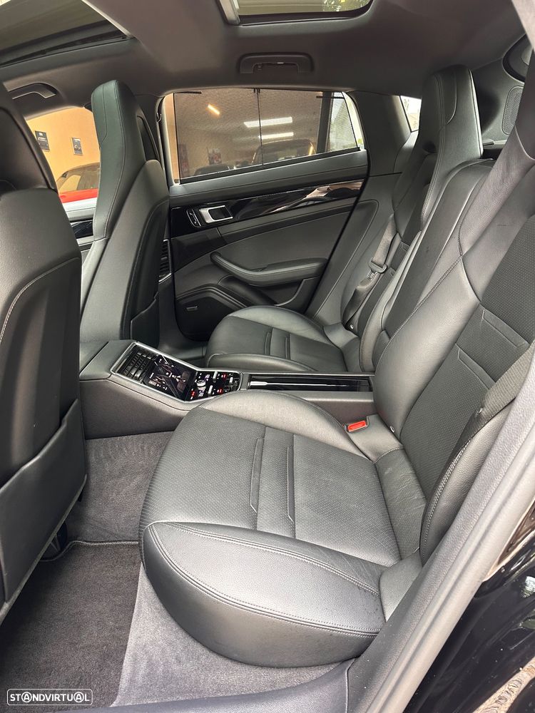 Porsche Panamera 4 S - 43