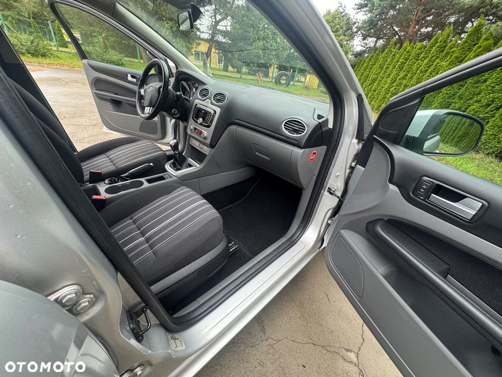 Ford Focus 1.6 Ti-VCT Trend - 10