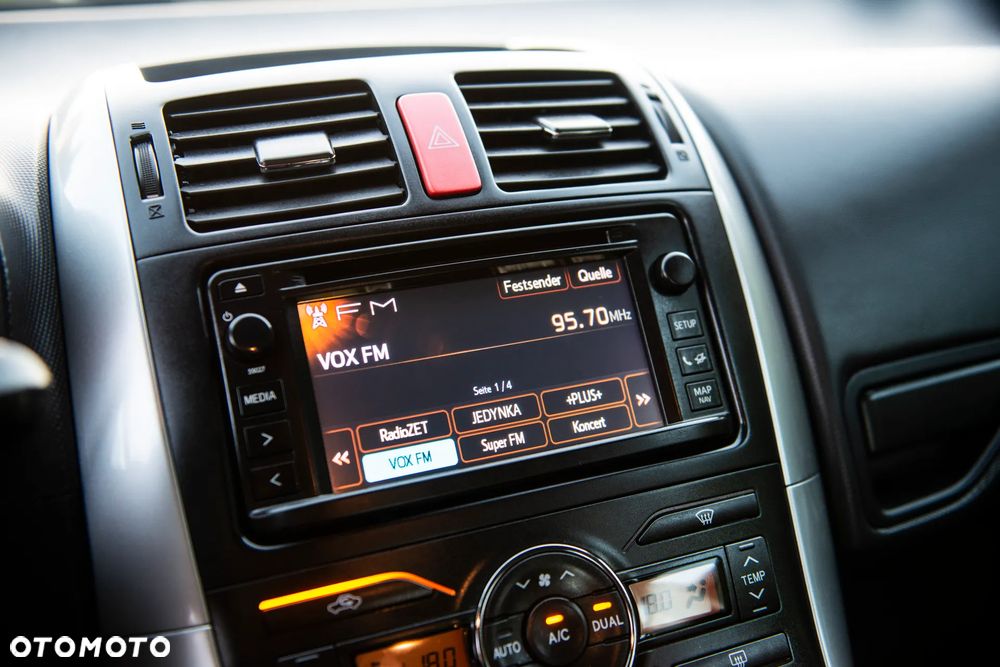 Toyota Auris 1.6 Executive - 21