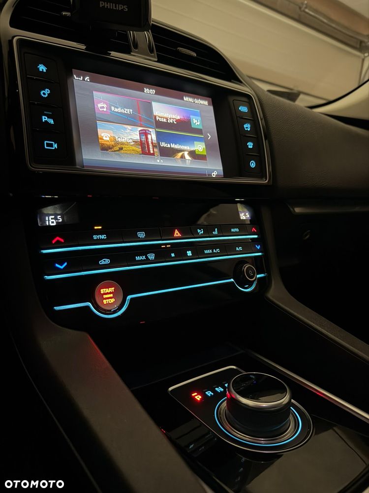 Jaguar F-Pace 2.0 i4D AWD Prestige - 26