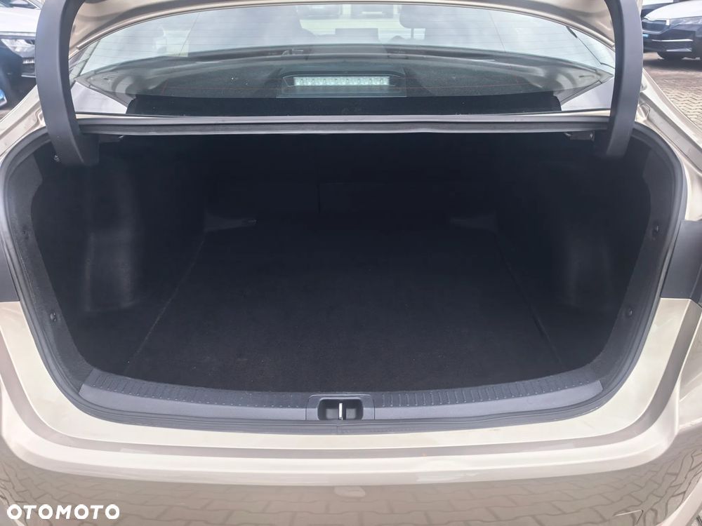 Toyota Corolla 1.5 Comfort - 12