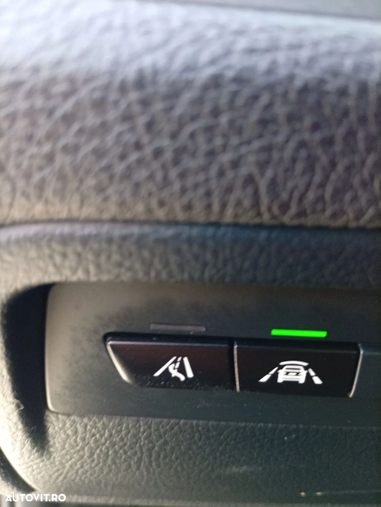 BMW Seria 3 320d Aut. - 9