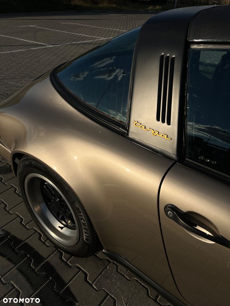 Porsche 911 - 8