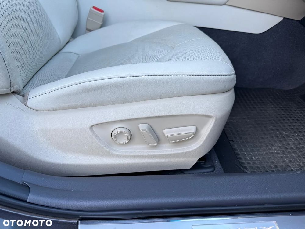 Toyota Camry 2.5 Hybrid Prestige CVT - 17