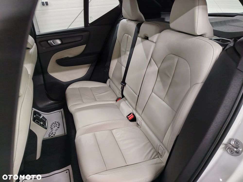 Volvo XC 40 B3 Ultimate Dark - 22