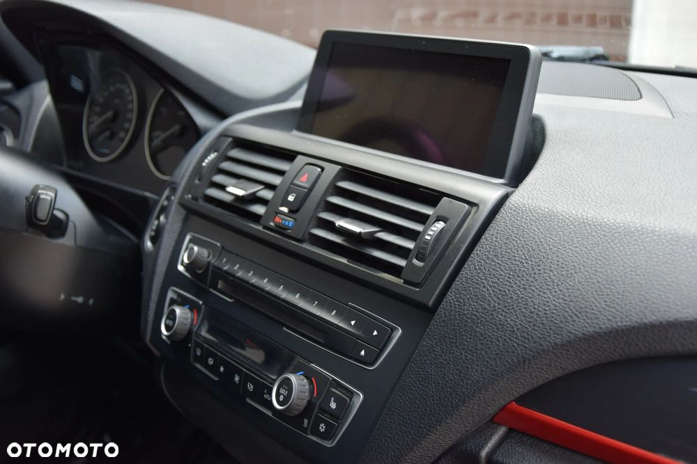 BMW Seria 1 118d DPF Edition Sport - 28