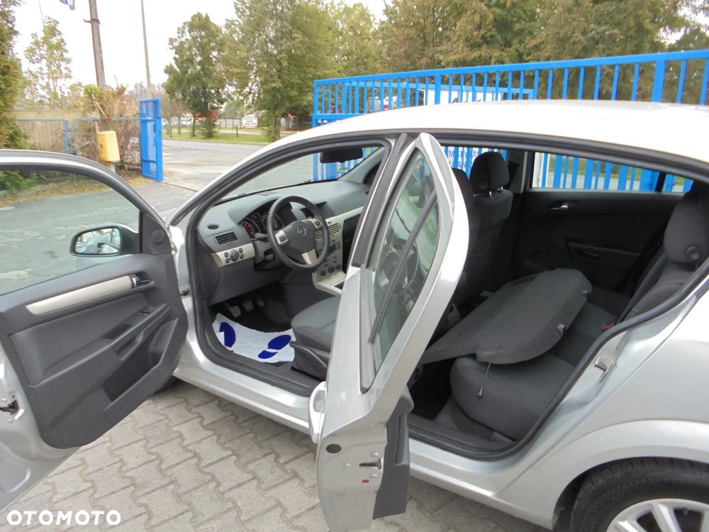 Opel Astra III 1.6 Cosmo - 32