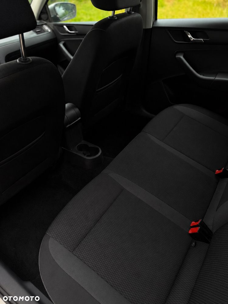 Skoda RAPID 1.2 TSI Ambition - 12
