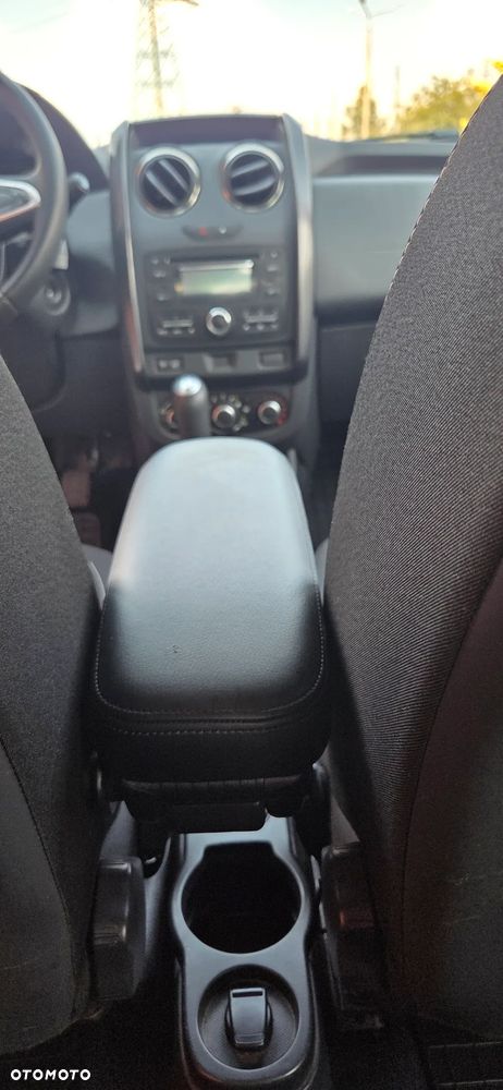 Dacia Duster 1.6 SCe Laureate S&S - 13