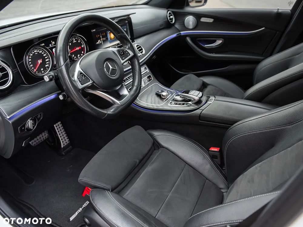 Mercedes-Benz Klasa E 220 d 4-Matic 9G-TRONIC - 15