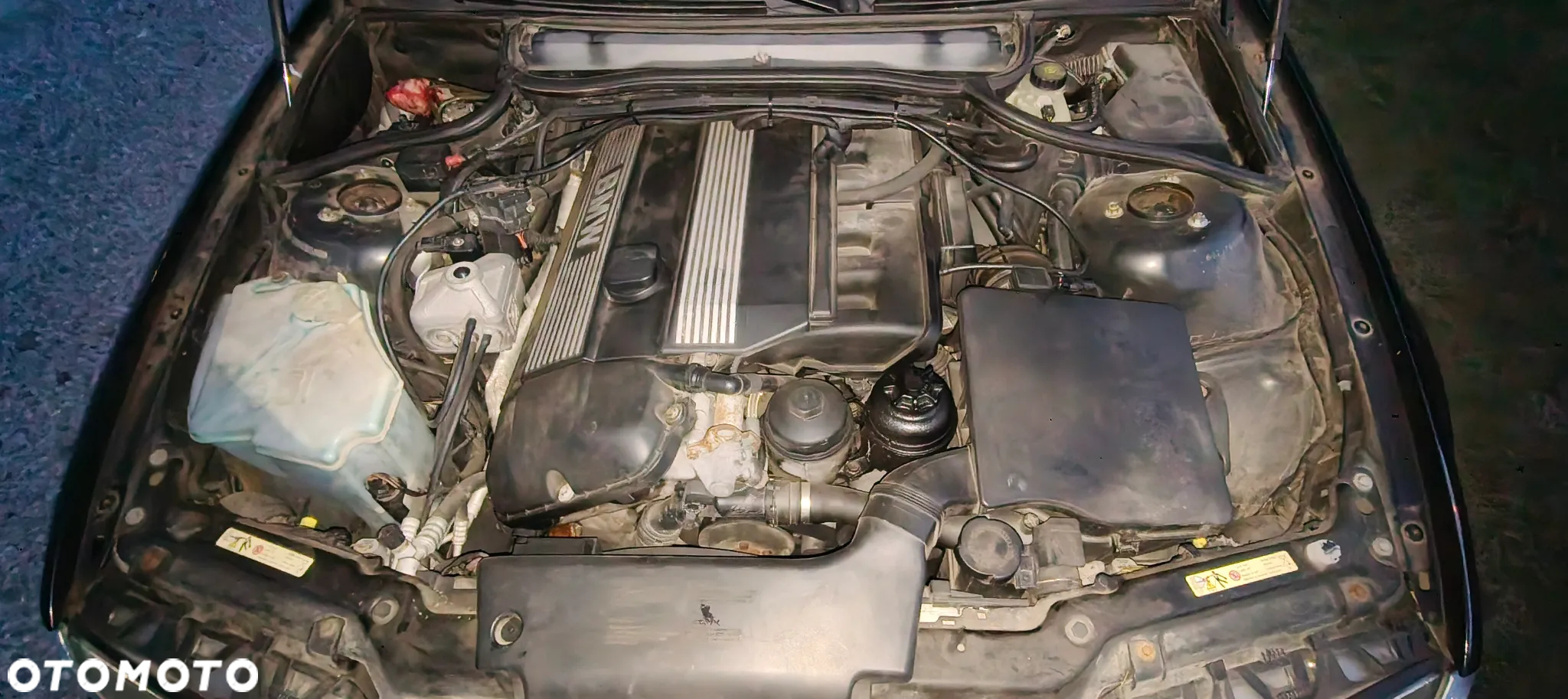 BMW Seria 3 330i - 11
