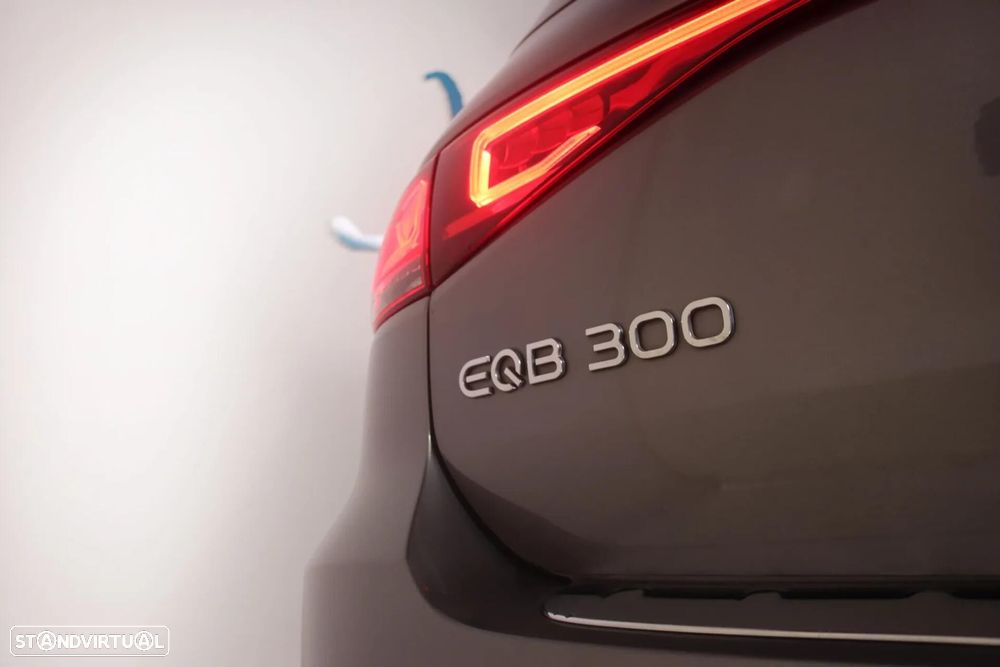 Mercedes-Benz EQB - 9