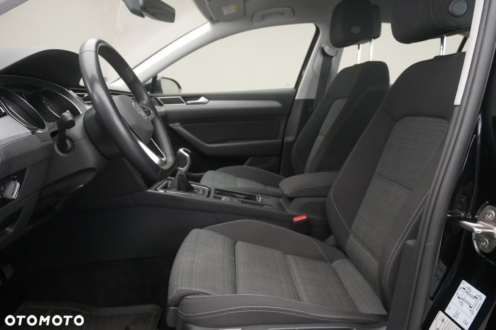 Volkswagen Passat 1.5 TSI EVO Business - 12