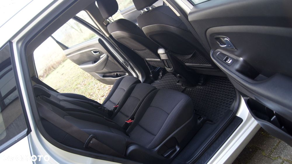 Kia Carens 1.6 GDI M - 34