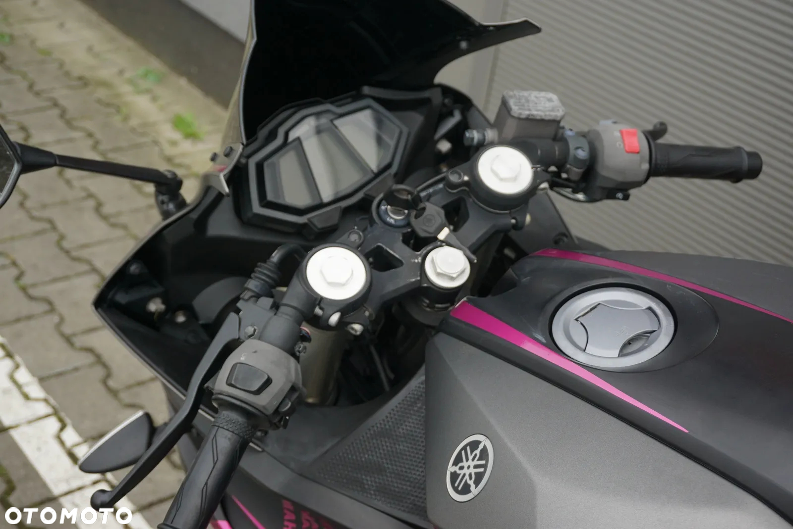 Yamaha YZF - 16