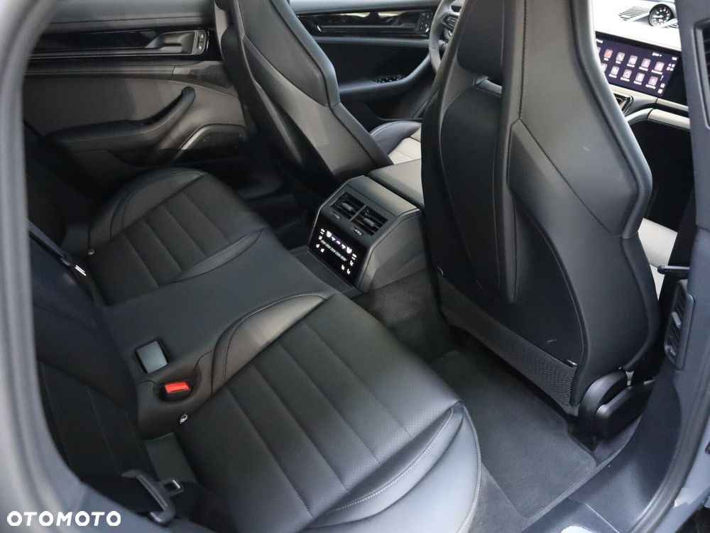 Porsche Panamera - 19