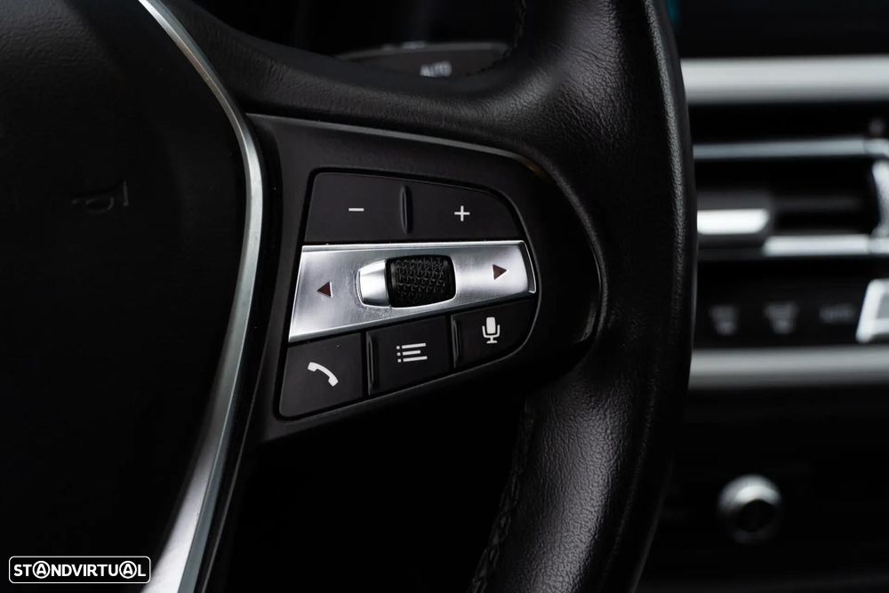 BMW 330 e Line Luxury Auto - 39