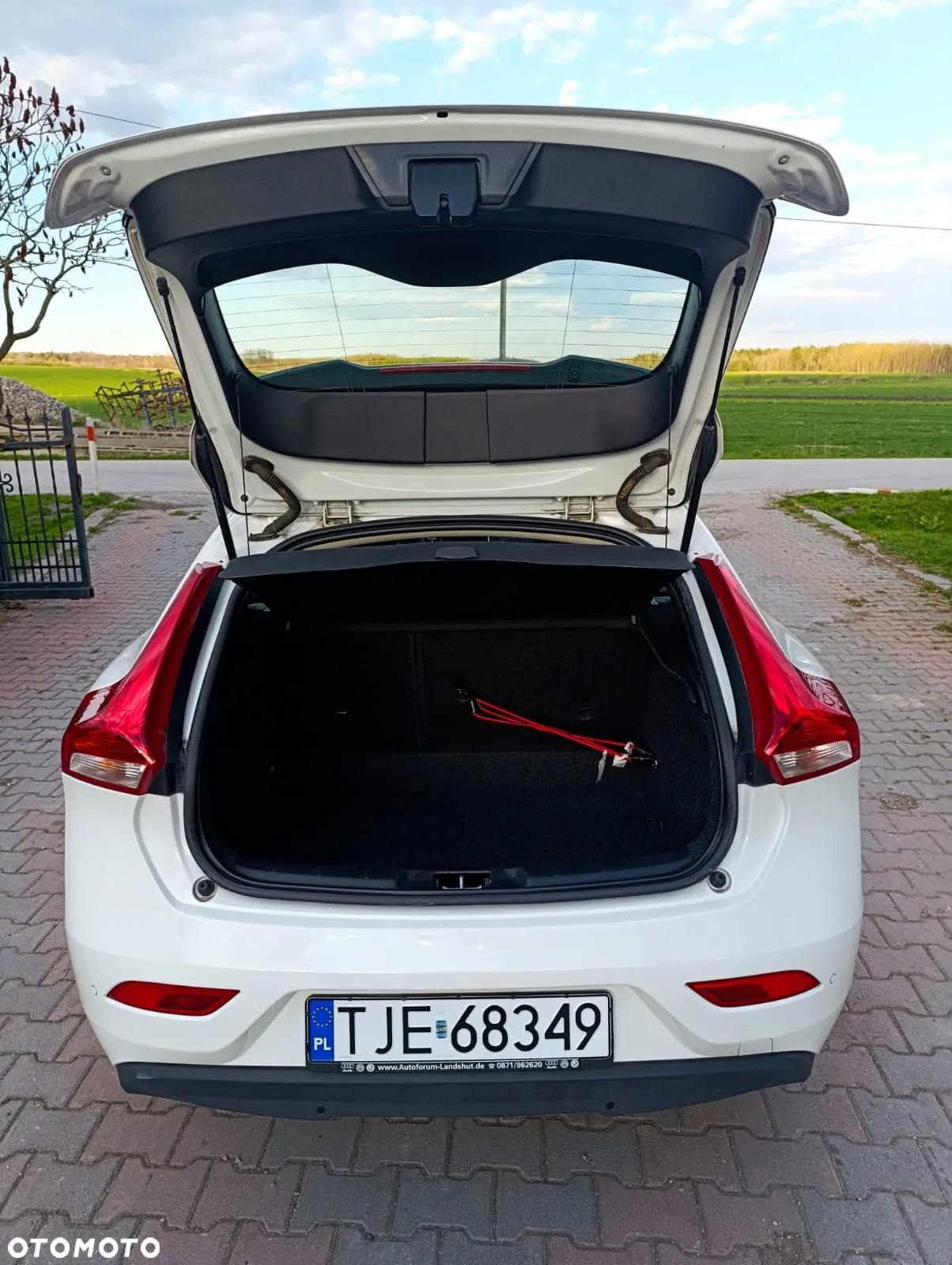 Volvo V40 T2 Momentum - 12