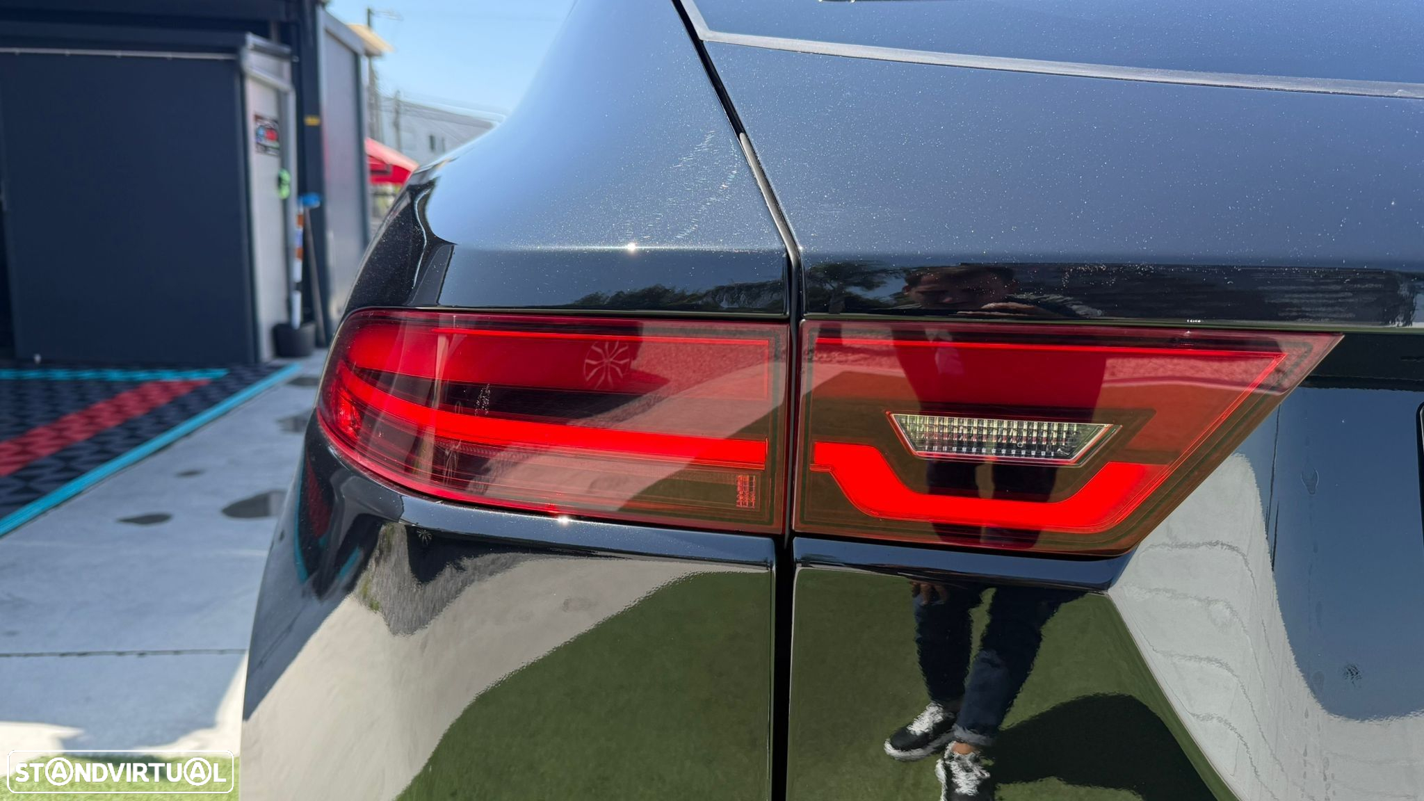Jaguar E-Pace 2.0 i4D R-Dynamic AWD Aut. - 11